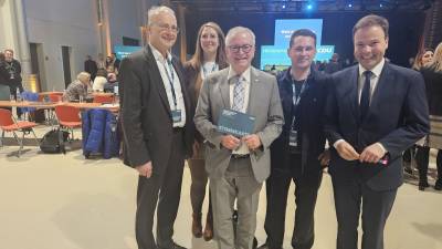 v.l.n.r Herr von Heusinger (Leiter Landesvertretung Br&uuml;ssel) - EU-Kandidatin Catharina Schneider, MdEP und Kandidat Michael Gahler, EU-Kandidat Ben Herdin L&uuml;ttges, MdEP und Kandidat Prof. Sven Simon